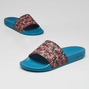 GUCCI  blue logo kids slides Sz 32/ US size 13-1